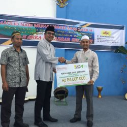 Salurkan Zakat Karyawan, PT PLN (Persero) Area Makassar Selatan Gandeng Dompet Dhuafa Sulsel