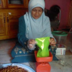 Bantu Entaskan Kemiskinan, Dompet Dhuafa Berdayakan Ibu-Ibu Dhuafa