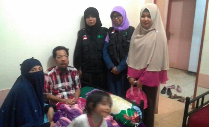dompet dhuafa sulsel bantu ustad asgar 1