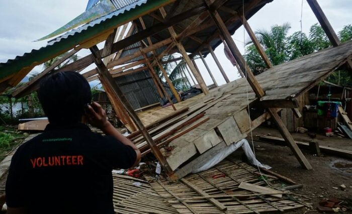 rumah rusak akibat puting beliung