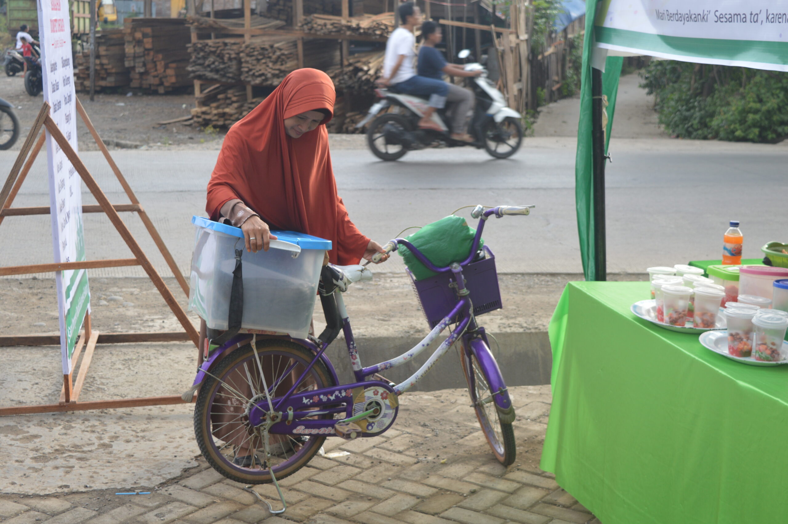 Gerai Takjil bantu ekonomi keluarga Ibu Kania