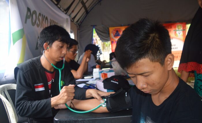 Aksi layanan sehat korban banjir wajo 9