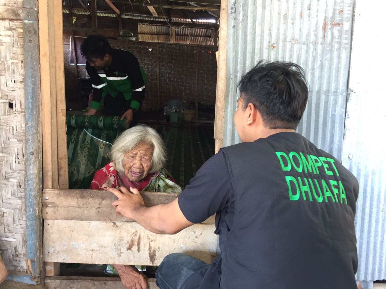 Dompet Dhuafa Sulsel bantu Nenek Sawe di Pinrang